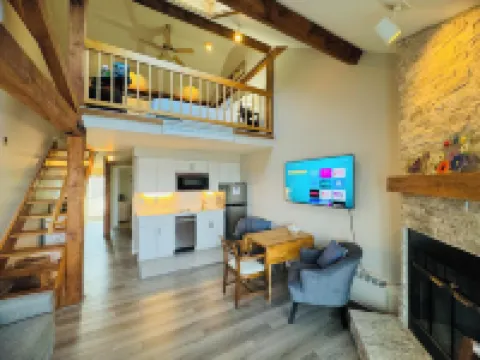 Lake Charlevoix Lakeview Escape