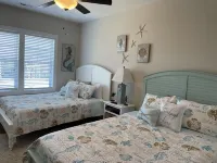 海濱之悅！步行2分鐘到海灘，海景、漂亮泳池度假屋！ - 精品
