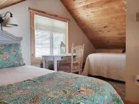 Cozy Cabin with Private Hot Tub and Stunning Views