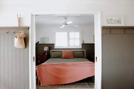 Luxury Couples' Retreat Beside the Beautiful Barwon River