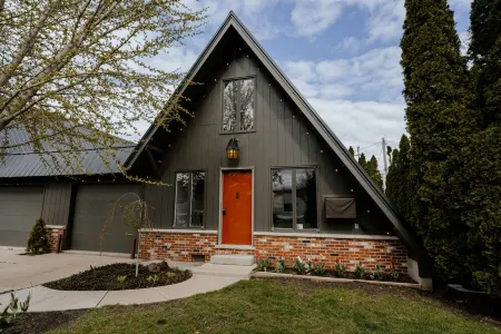 Cozy Aframe with Hot Tub