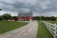 Beautiful modern rustic barn located near state parks and Chain o Lakes. - 5 звезд