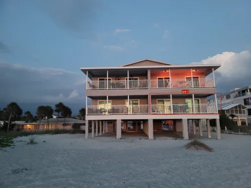 Beachfront Bliss: Quiet Sand Beach, Stargazing Nights – Be One with the Beach