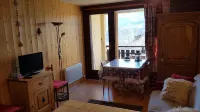 Large Studio Cabin with magnificent view of the Mountains Hotels in Vallouise