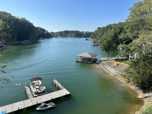 Lake Keowee Waterfront Town Home - 3 Bdrm, 3.5 Bath 7 Miles from Clemson Stadium