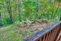 Relaxing Helen, Ga Cabin Min from Helen, Sleeps 12 with Hot Tub & Firepit!
