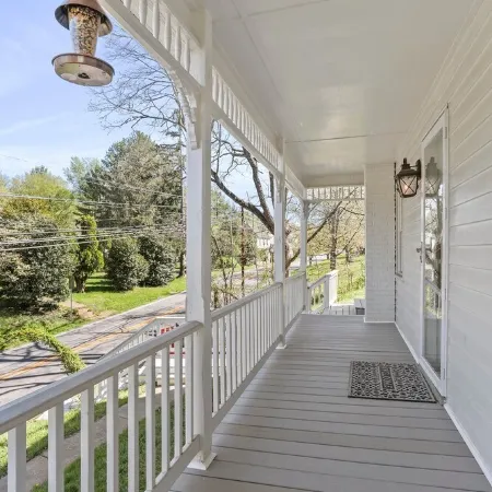 Farmhouse Writer's Retreat in Historic Shepherdstown