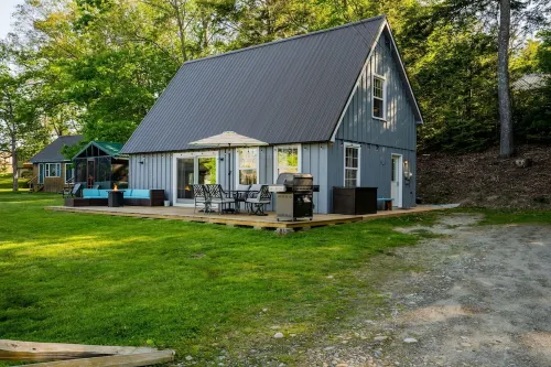 Ice Fishing, Dog Friendly, Lake Great Pond Hotels in Belgrade