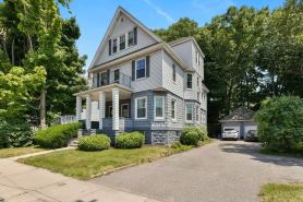 Renovated 3-bedroom apartment in Dedham - Legacy Mall