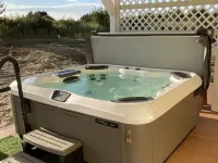 Family Fun Near Ocean Shores—Hot Tub, Elevator & Easy Dune Walk to Beach Hotels in Copalis Beach