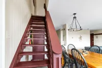 Newly renovated 2024... Leatherbark 308A