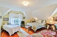 Stately home by Spirit Lake in Menahga