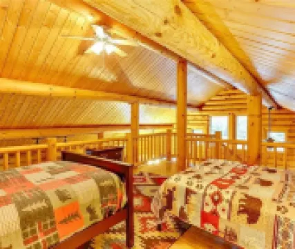 Spacious 3 Story Cabin. Access to UTV/ATV Trails & Near Lake Arbutus