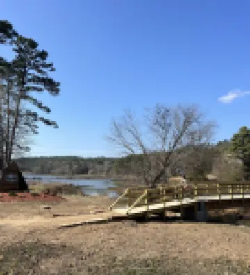 Cozy cabin on Lake Ludwig with a nice view of the lake. Pet friendly!