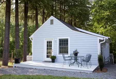 Honey House—beautiful Modern Loft Near with Uva, Monticello and Downtown