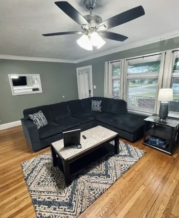 Downstairs Unit near National Park + Downtown Cleveland