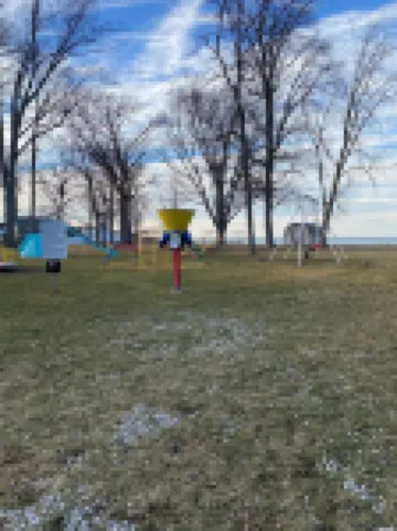 Lakefront home. Beach & park access. 8 miles to Cedar Point. 4 bedrooms 3 baths.