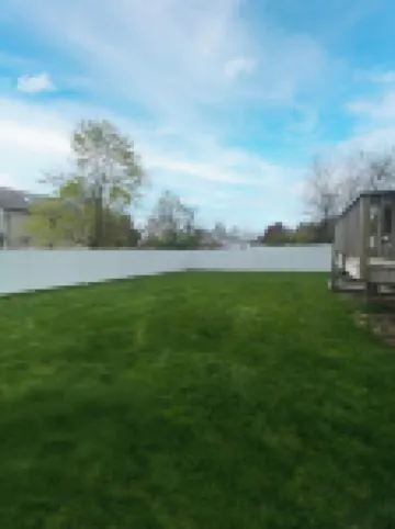 3 Miles to the Beach, 3 Miles to Downtown Newport!