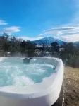 Beautiful Views W/Hot Tub 3bs 2bth Near Aspen