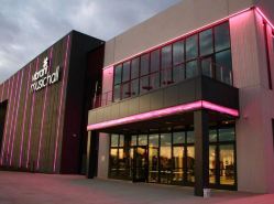 Cozy Apartment with Gym and Game Room