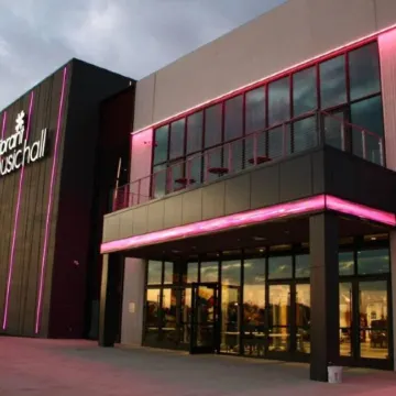 Cozy Apartment with Gym and Game Room