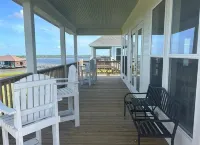 Beautiful camp in Angler Bay! Come enjoy the best of Hackberry.