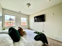 Quiet King Size with City Views