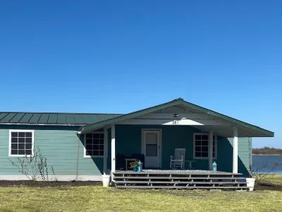 Lakehouse Birdwatcher Paradise