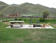 Cozy rustic cabin on Little Sheep Creek at foot of Lima Peaks