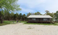 3/4 Mile from Wilderness Rider Buffalo Ranch,near Buffalo River w/RV Elec Hookup