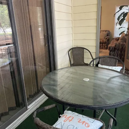 Sunset Beach, Beautiful one bedroom villa- 1.5 miles from the beach!