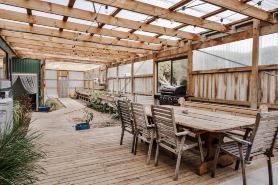 Buttons By The Beach (beach house on King Island)