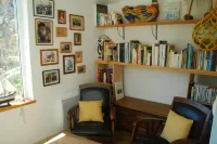 Quiet house facing the sea Hotels in Plougasnou