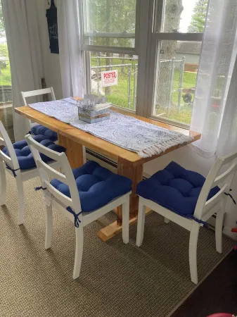 Family Friendly Lake View Home. Only steps away from Houghton Lake.