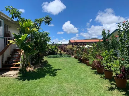 The Hilo Hula Hut Отели рядом с достопримечательностью «Зоопарк Панаева Рейнфорест»