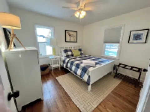 Feels like Home // Fast Wifi // Close to the Airport Hotels in Richfield