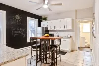 The Downtown Bee: Cozy & charming escape steps from Main Street Bethlehem!