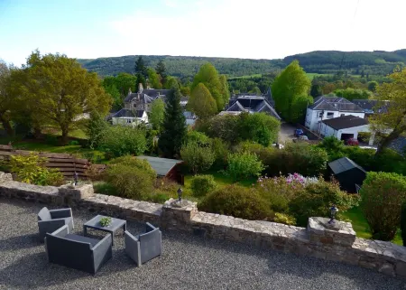 Beautiful views, walking distance to town