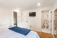 Family Fun Haven: Spacious Retreat with Games, Arcade & beautiful Kitchen Hotel in zona Dune Peninsula at Point Defiance Park