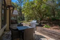Cozy home,  just  minutes from Main St.