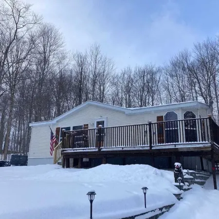 Cozy, peaceful "camp" in Hollywood Hills, just north of the town of Old Forge