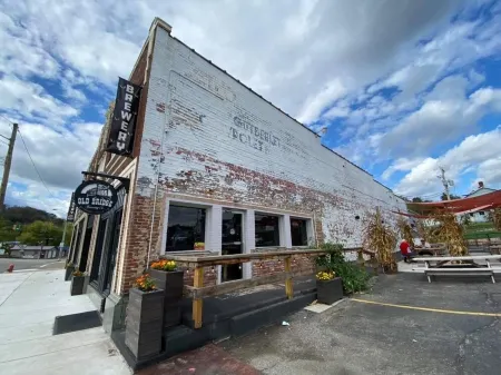 Large Home in Southeast, Ohio