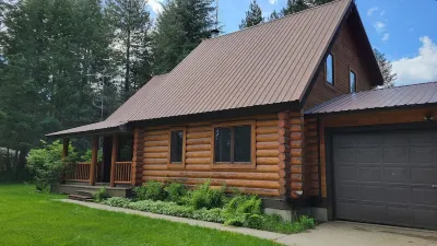 Adventure Cabin -Coolin Priest Lake; King Bed, Bunks, Atv and Snowmobile Parking