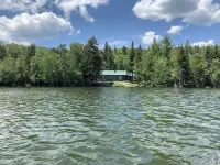 Rangeley Waterfront Retreat: 4 Bed, 2 Bath, Perfect for Families to Unwind レーンジリーのホテル