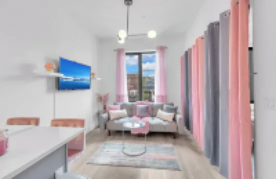 Pink Heaven Cozy Studio Apt. Near NYC/EWR with an Indoor Pool & Free Parking
