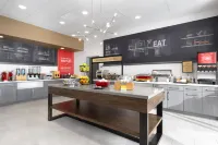 Hampton Inn & Suites St. Charles Old Town Area Hotels in Frontier Township