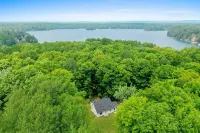 Amazing Family Cabin near Wheeler Lake! Close to beach, UTV an Snowmobile trails