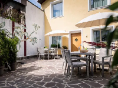 Am Schloss Guest House Hotels in Brunico