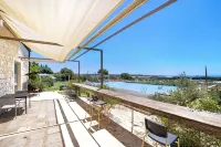 New: Wonderful villa with sea view, infinity pool, padel court - 오션뷰