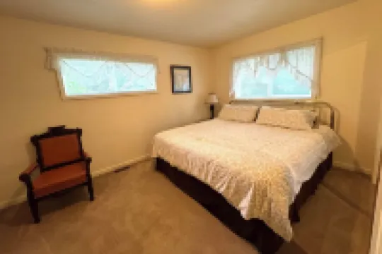 Cozy Step-Free House Near the Downtown Waterfront & Ferry Hotels in Port Orchard